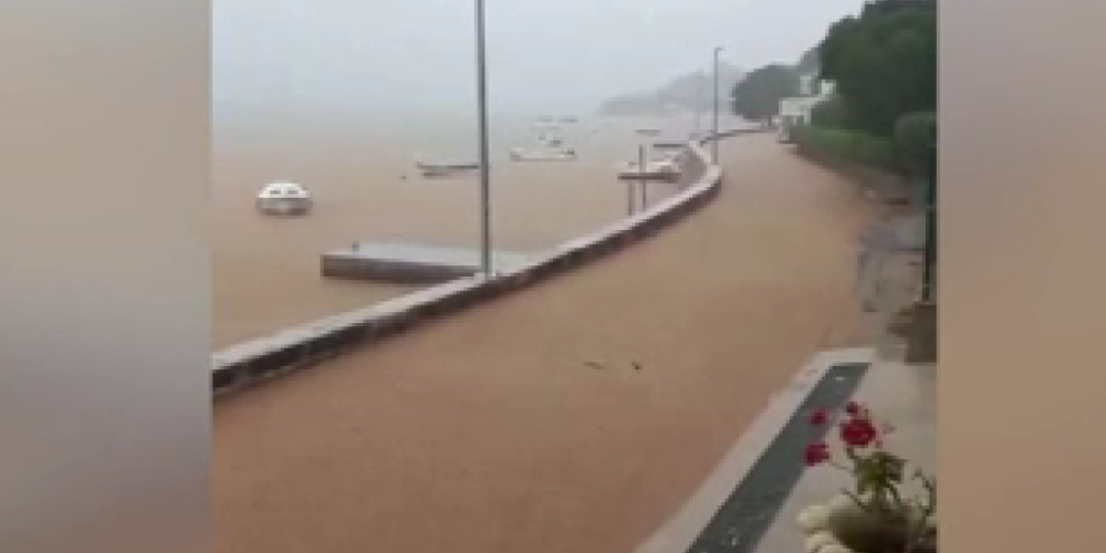 Apokaliptične scene u Crnoj Gori! Jako nevreme pogodilo Boku: Reke teku ulicama, aerodrom prokišnjava, gradovi bez struje (VIDEO)