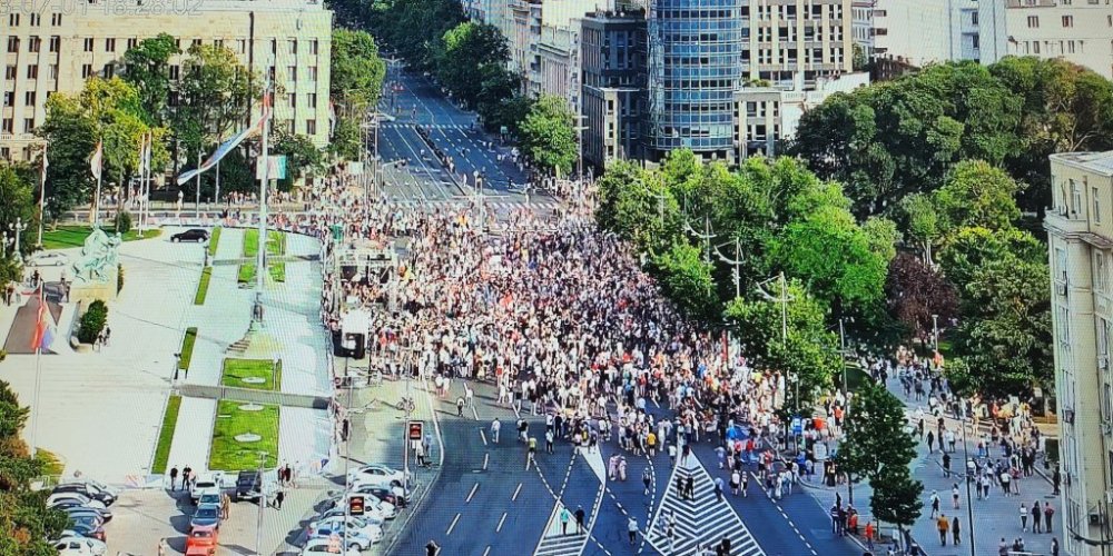 DEVETI PROTEST PROZAPADNE OPOZICIJE Počinje politički skup, blokiran saobraćaj ispred Skupštine