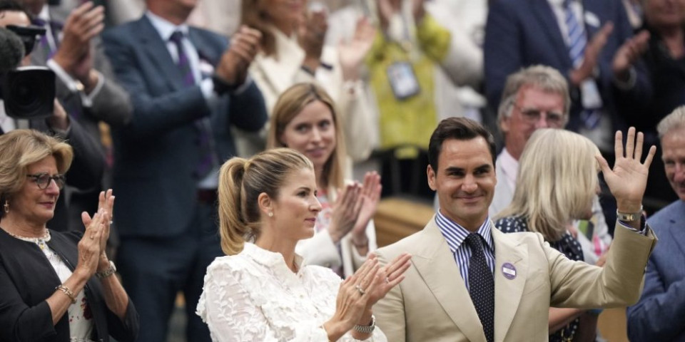 Pojavio se Federer navijači pali u trans! (VIDEO)
