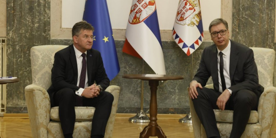 Vučić danas sa Lajčakom o KiM! Sastanak na marginama svetskog skupa u Davosu