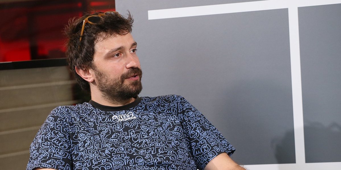 "Devojka me prevarila sa najboljim drugom u WC-u"! Naš glumac zbog raskida završio kod psihijatra