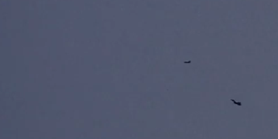 Ameri kipte od besa! Ruski SU-35 im pomrsio konce na nebu iznad Sirije: Pentagon objavio snimke (VIDEO)