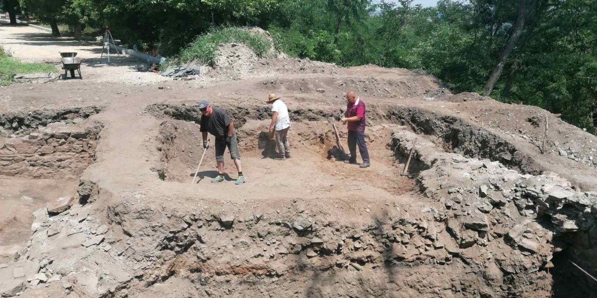 Iskopavanja na brdu iznad Prokuplja