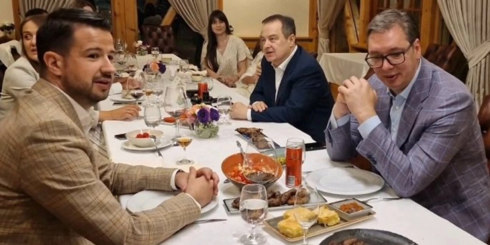 Uz pesmu, sa prijateljima: Vučić priredio večeru za predsednika Crne Gore (FOTO, VIDEO)