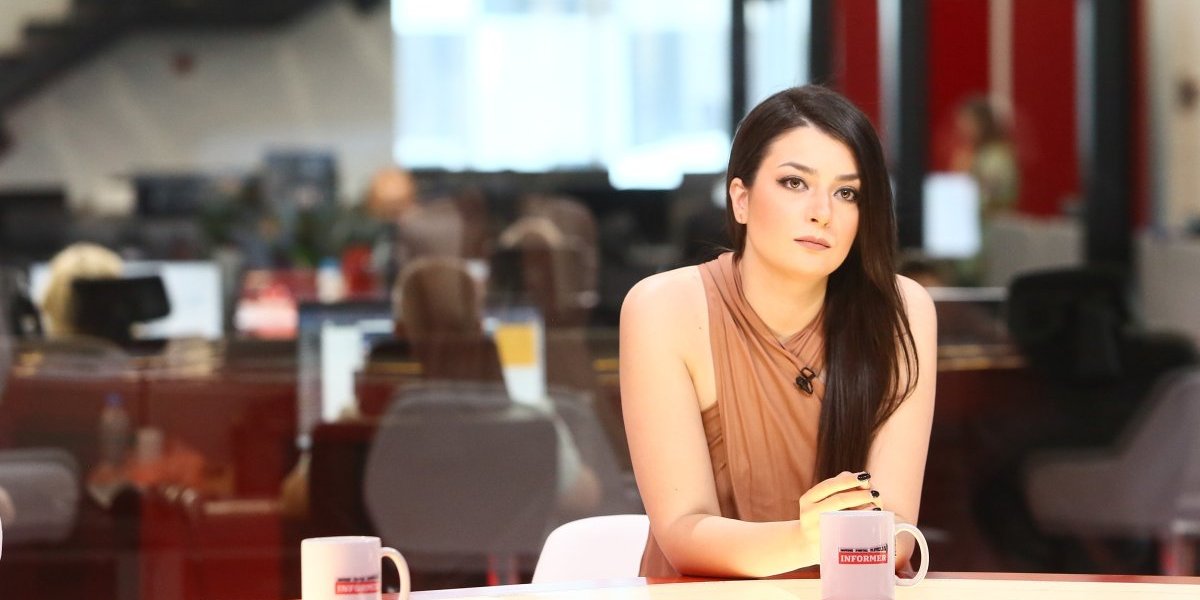 Pevačica bila sama za prvu bračnu noć: Muž joj do jutra bio sa drugom ženom