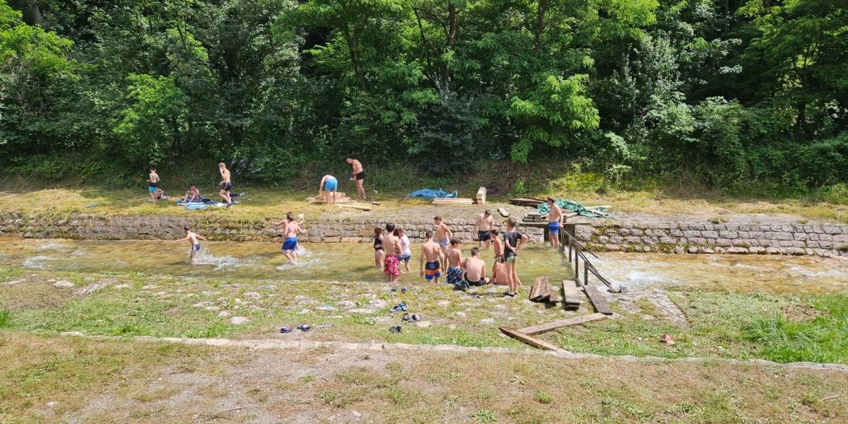 On je heroj mališana u Prijepolju! Napravio je pravu oazu i obradovao meštane! (FOTO)