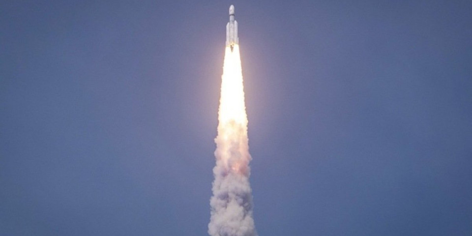 Gledajte šta radi nova sila sa Istoka! Upravo su lansirali letelicu na Mesec, biće prvi koji će tamo napraviti istorijski korak! (FOTO)