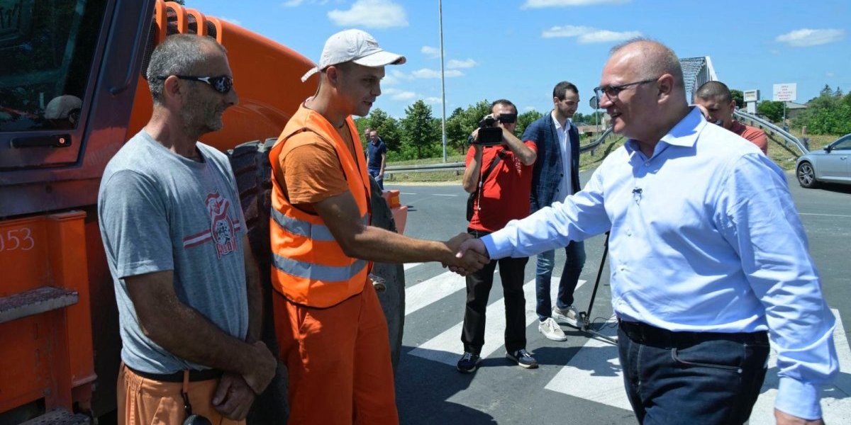 Vesić u Šidu: Rasterećen tranzitni saobraćaj, u planu brza pruga i obilaznica oko ove opštine