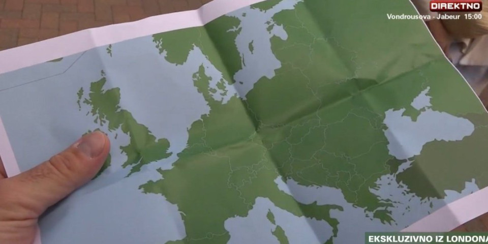 Skandal! Srpski novinari Englezima pokazivali kartu Srbije bez Kosova! (FOTO)