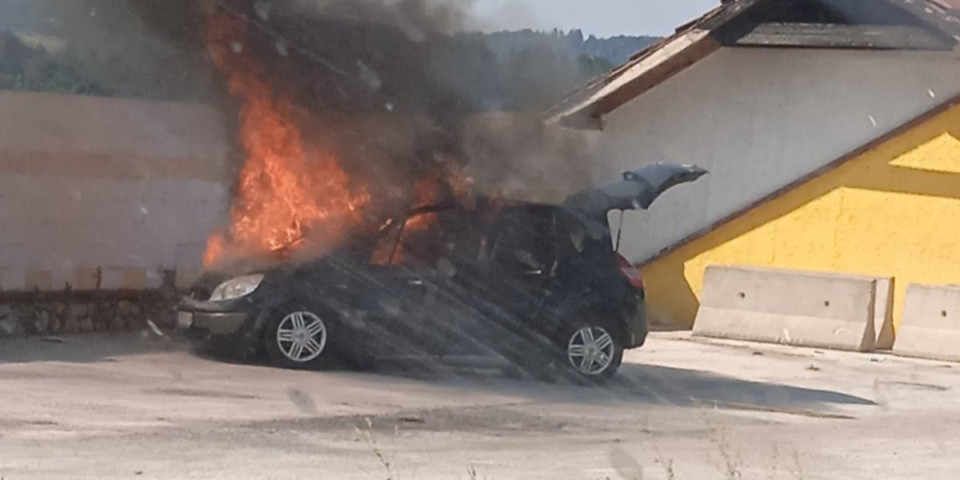 Planuo automobil na magistralnom putu