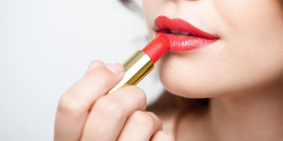 Dame koje su navikle da budu tip-top sređene dobro znaju sve trikove da šminku održe postojanom.