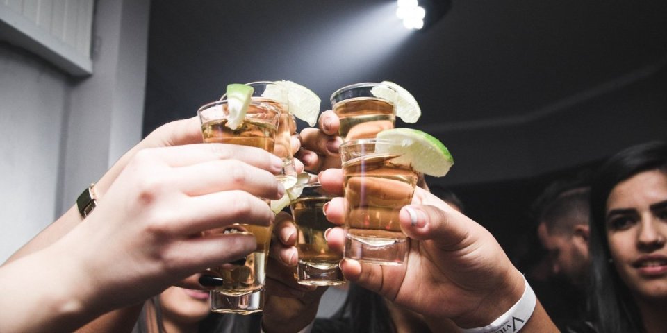Istraživanje pokazalo u kojim zemljama mladi najviše piju! Evo na kom mestu se nalazi Srbija