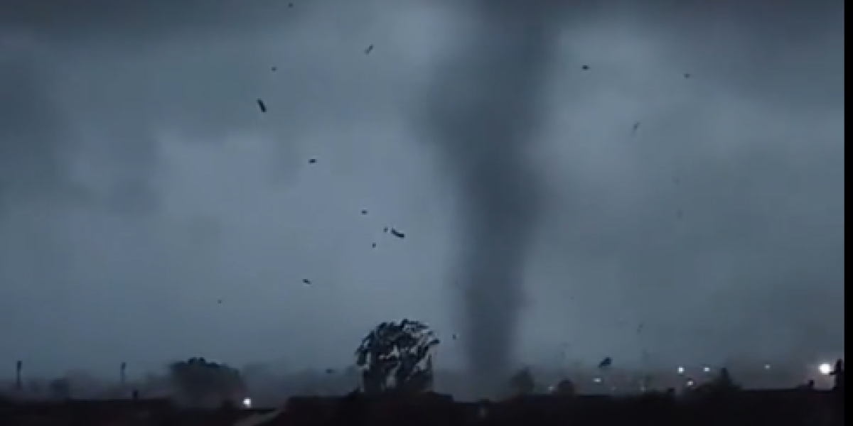 Novi tornado?! Oštri zamajac krenuo je sa juga SAD, ima i mrtvih!