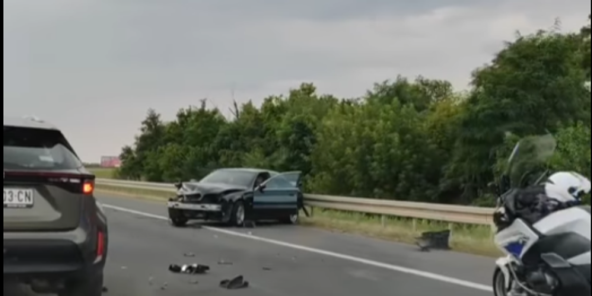 Kombi se zakucao u BMV! Stravična nesreća kod Aerodroma Nikola Tesla, povređeni prevezeni u Urgentni centar!