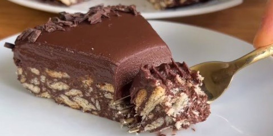 Čokoladno savršenstvo, bez pečenja! Svaki zalogaj ove torte će vam se topiti u ustima (VIDEO)