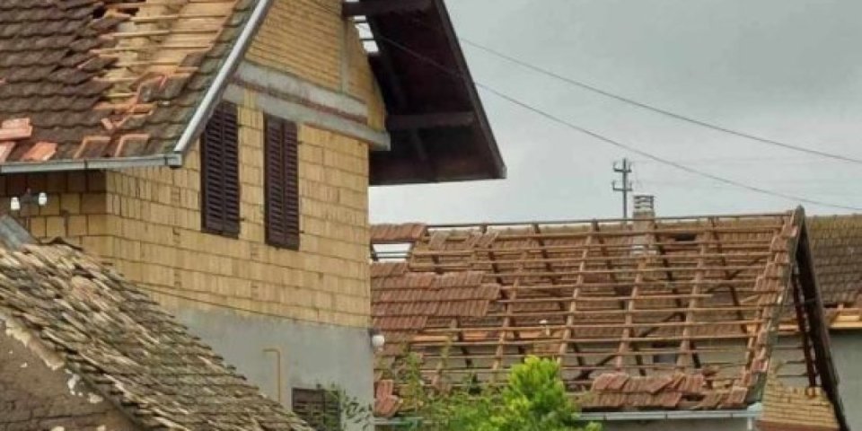 Čudo, ljudi stavljaju prazne kutije od mleka ispod krova?! Stručnjaci otkrivaju pravi razlog
