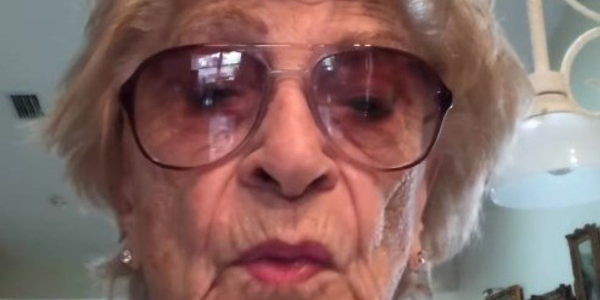 Baka uskoro puni 100 godina i otkriva tajnu dugovečnosti! Sa 99 je postala influenserka, a i dalje vozi kola (VIDEO)