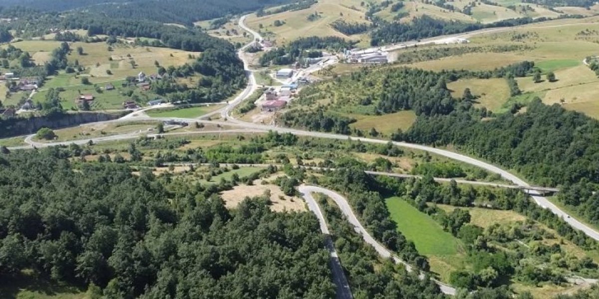 Uskoro ćemo do Zlatibora moći i avionom! Nakon završetka saobraćajnice, aerodrom će biti udaljen svega 15 minuta od planine!