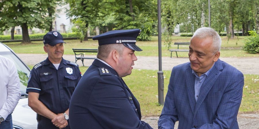 Gradonačelnik Bakić predao načelniku PU Subotica ključeve vozila „fijat doblo“