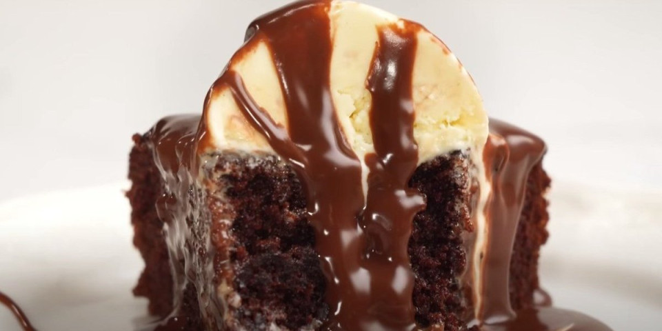 Sočna čokoladna torta! Idealna poslastica za goste (VIDEO)