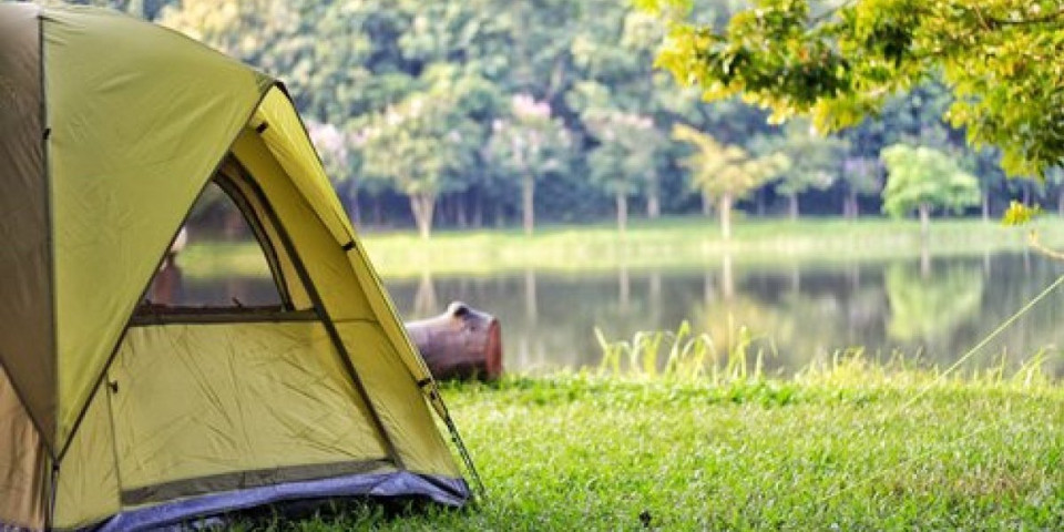 Ovih 6 stvari nikako ne smete zaboraviti ako idete na kampovanje