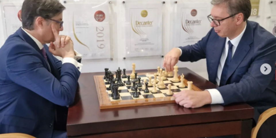 Odigrali smo lepu partiju šaha! Vučić pokazao kako provodi popodne sa Pendarovskim (FOTO)