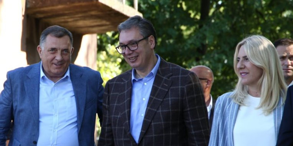 Predsednik Vučić danas na svečanom otvaranju Doma zdravlja "Srbija" u Republici Srpskoj!