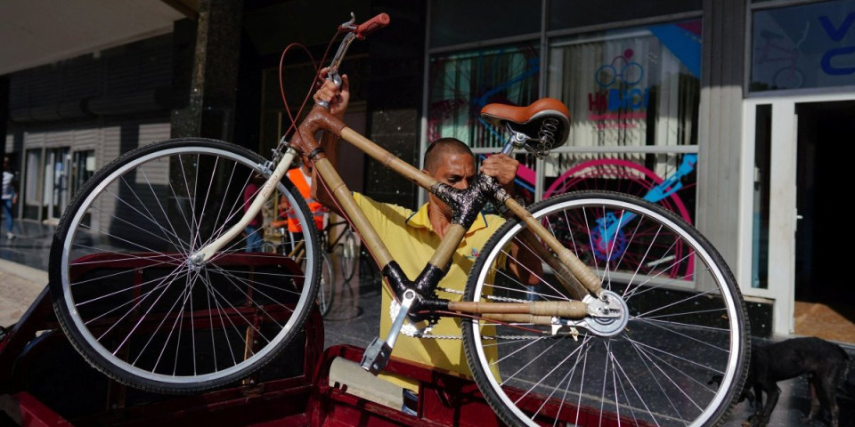(FOTO) Šta reći, bicikli od bambusa na ulicama Havane! Osim što su ekološki, lakši su od metalnih, a i bolji...