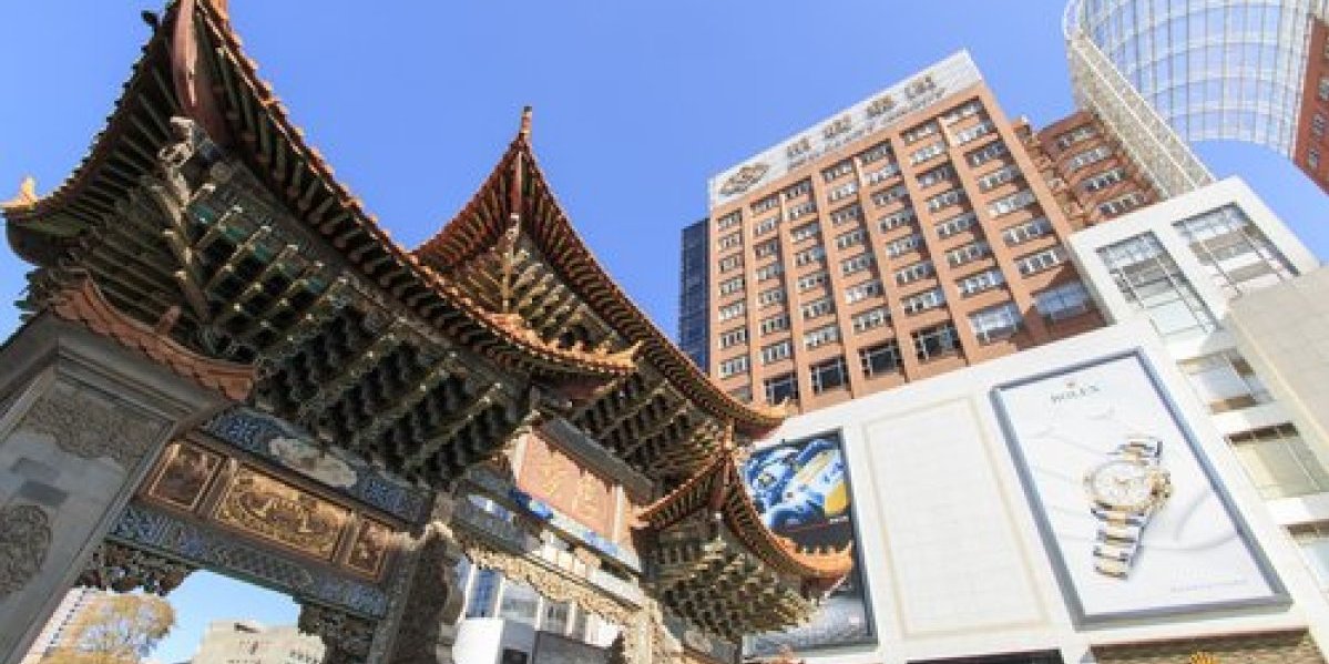 Ovo je najuži grad na svetu!  Između strmih planina nalaze se ogromne zgrade (FOTO, VIDEO)