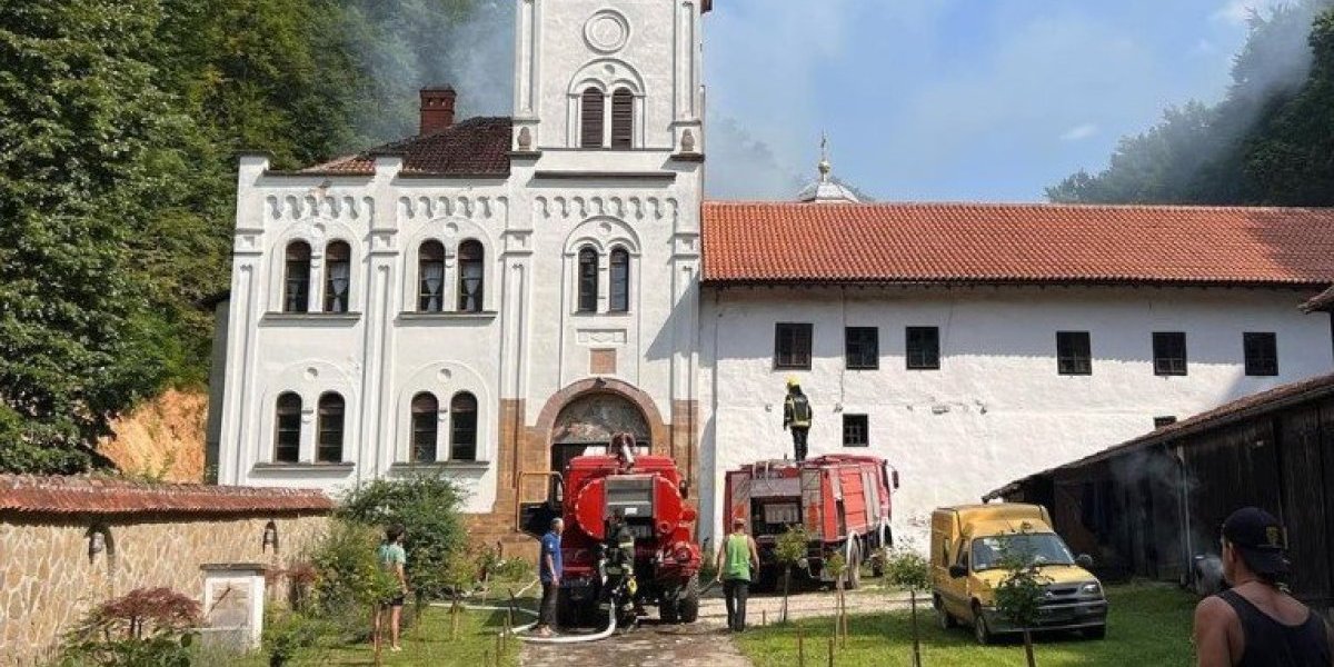 Požar u manastiru Vraćevšnica kod Gornjeg Milanovca! Monahinje mole da dobrovoljci pomognu vatrogascima (FOTO)