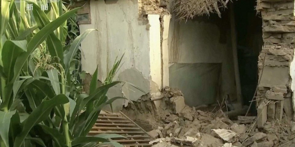 (VIDEO) Stravičan zemljotres pogodio Kinu! Srušeno 126 objekata, veliki broj povređenih!