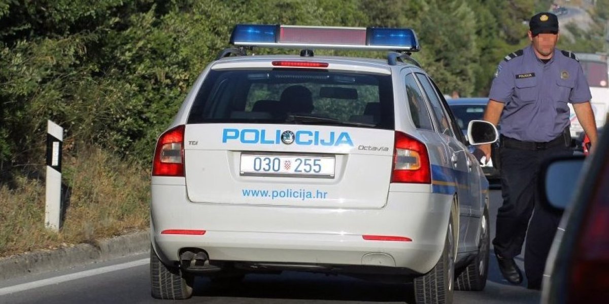 Hrvatski policajac pod uticajem alkohola izazvao nesreću: Skupocenim Audijem RS7 se zakucao u auto državljanina Srbije