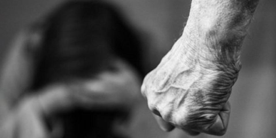 Brutalno razbojništvo u Bačkom Petrovom selu: Upali starici u kuću, mučili je i pokrali