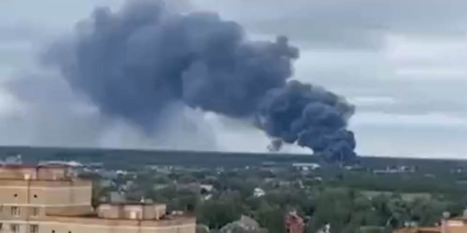 (VIDEO) Šta se dešava sa Rusijom?! Fabrike i skladišta gore širom zemlje, misteriozni incidenti parališu državu!