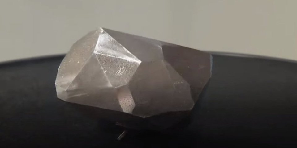 Izvukao milione dolara! Najveći crni dijamant na svetu na aukciji kupio kripto prevarant (VIDEO)