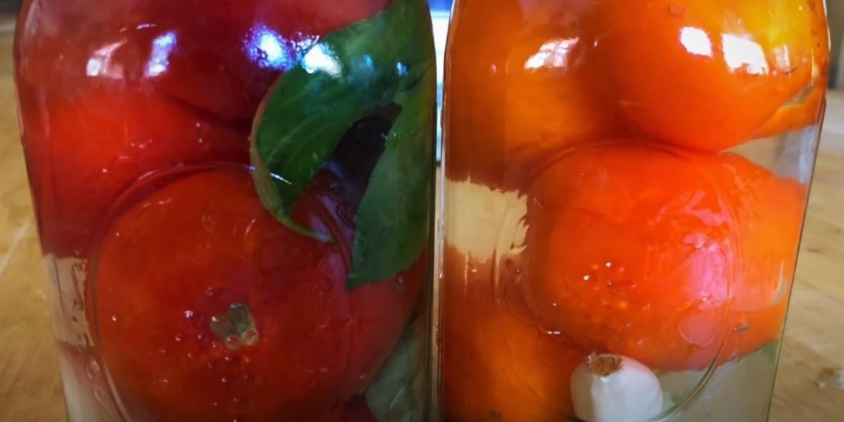 Bez robovanja pored šporeta! Napravite zimnicu od paradajza na najlakši mogući način (VIDEO)