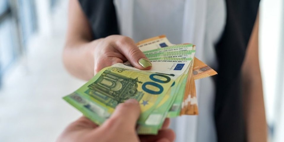 Novo prijavljivanje za poklon pare od države kreće za tri dana: Uslovi da dobijete 10.000 evra su ovi
