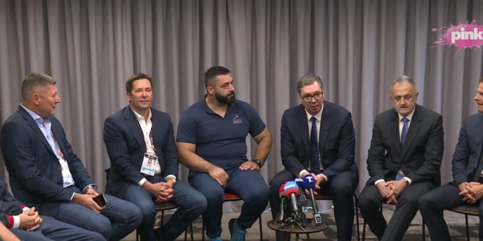 Predsednik Vučić sastao se sa srpskim atletičarima