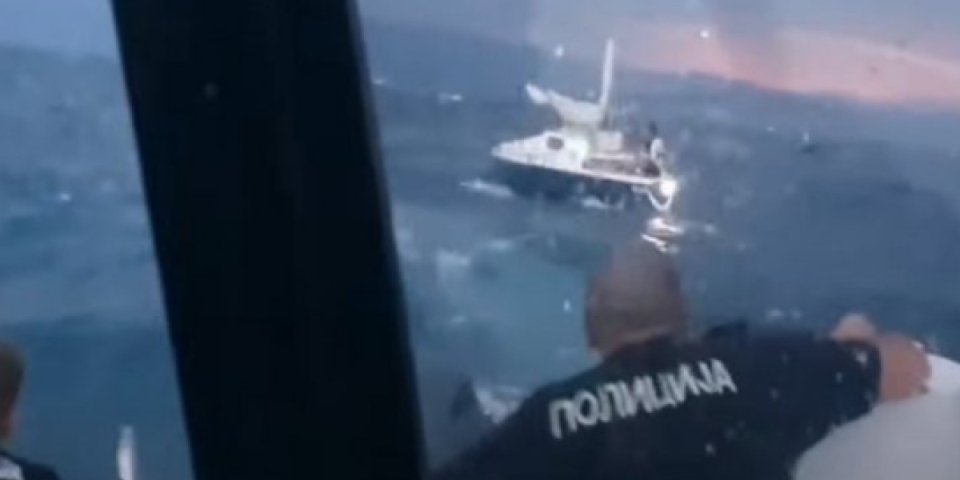 (VIDEO) Stravičan snimak drame na Ohridu! Izgubio kontrolu nad čamcem tokom oluje, kamere zabeležile jezivu akciju spasavanja!
