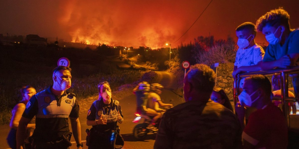 (FOTO) Epilog stravičnog požara na Tenerifima: U vatrenoj stihiji na Tenerifima evakuisano 12.000 ljudi, policija zna ko je krivac?!