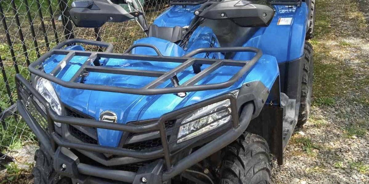 Vozač kvada teško povređen: Naleteo na prikolicu kamiona u Temerinu