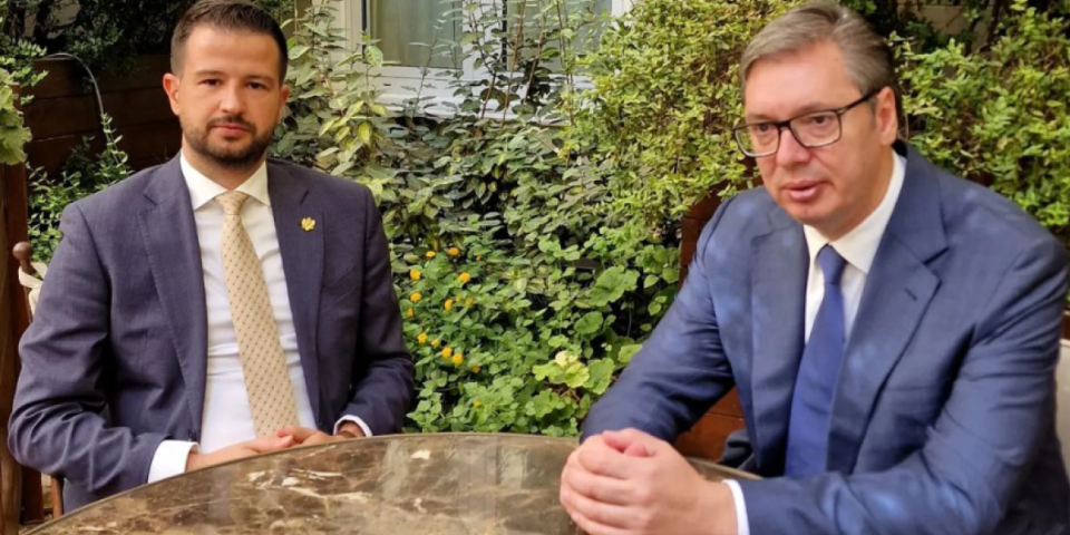 Dobar razgovor o napretku u odnosima između Srbije i Crne Gore! Vučić se u Atini sastao sa Milatovićem (FOTO)