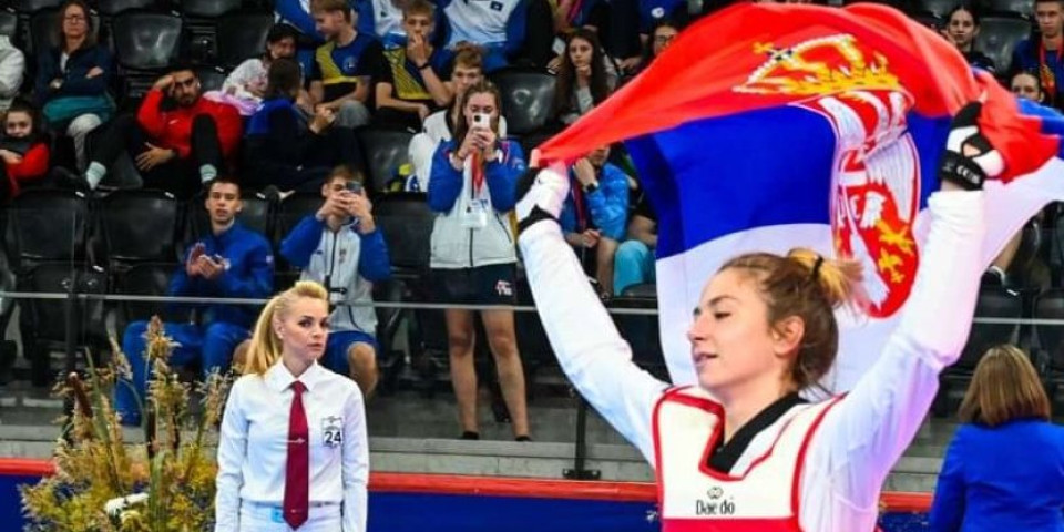 Upoznajte sjajnu Elu Marić! Ova devojčica je ponos Srbije!