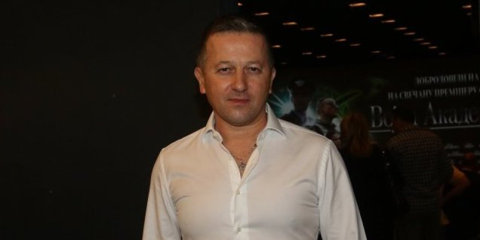 Obrazi upali, bore se ocrtavaju: Srđan Predojević više ne liči na sebe (FOTO)