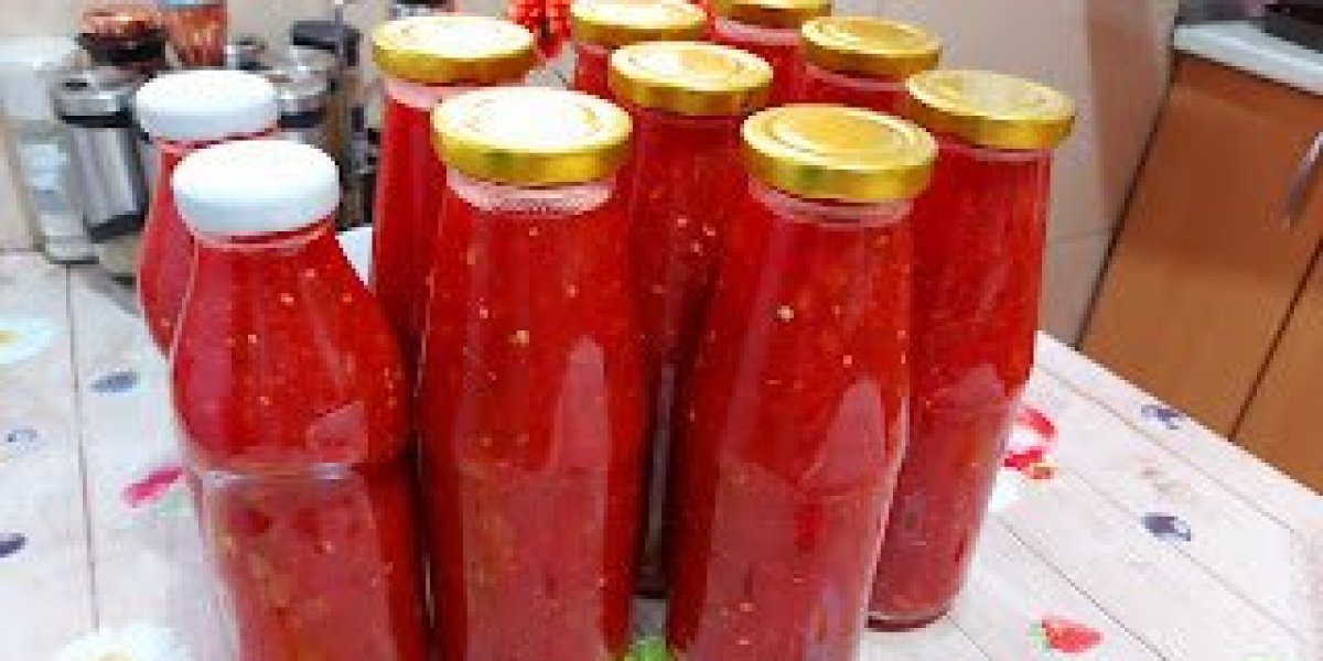 Najbolji recept za zimnicu! Mleveni paradajz u flaši (VIDEO)