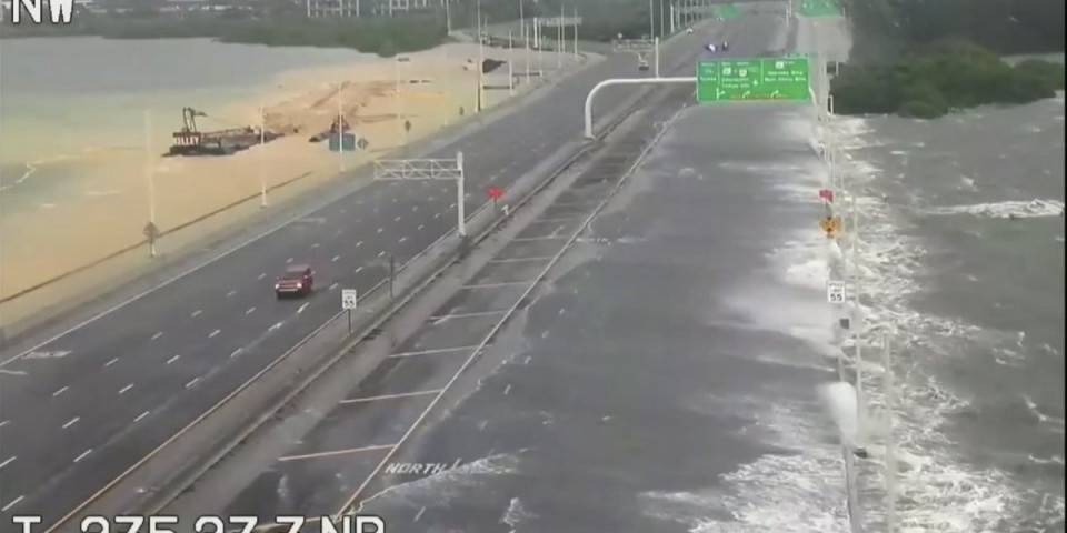 (VIDEO) Oči Amerikanaca uprte ka Meksičkom zalivu: Strepe od stravičnih udara vetrova, poplava...