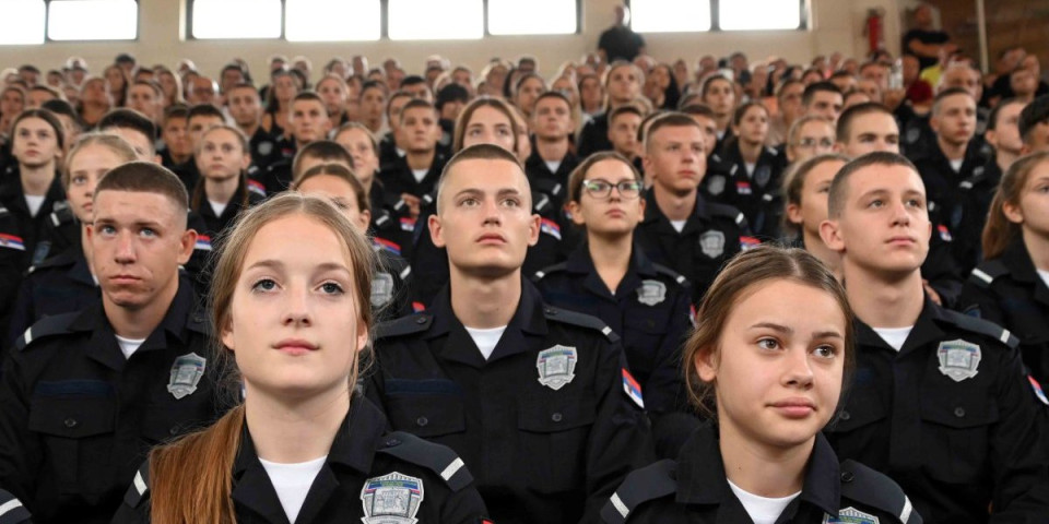 Nova generacija đaka! Posle 14 godina u Srednjoj školi unutrašnjih poslova obučavaće se mladi policajci!