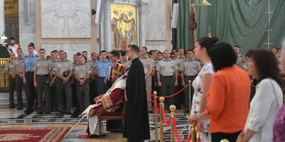 Veliki blagoslov! Svečana liturgija sa molebanom za buduće oficire