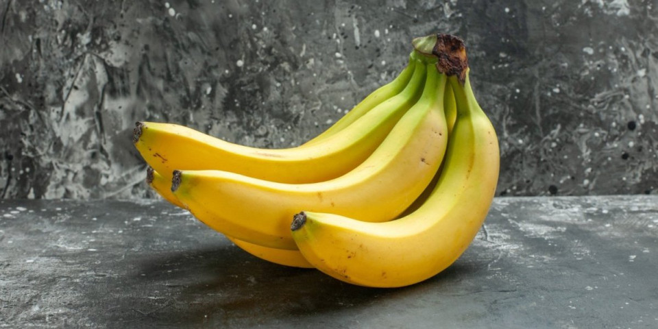 Trik koji sprečava truljenje banana! Ovo svi imate u kući, a produžiće im rok trajanja (VIDEO)