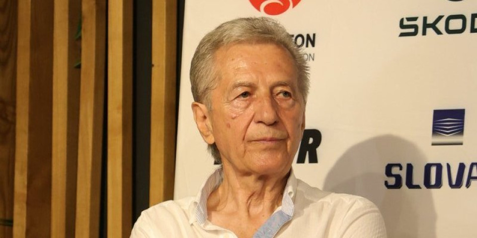 EKSKLUZIVNA FOTOGRAFIJA! Miroslav Ilić u krevetu s ljubavnicom! Pevač je strasno ljubi